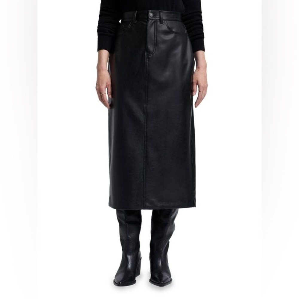 Elegant Black Leather Skirt